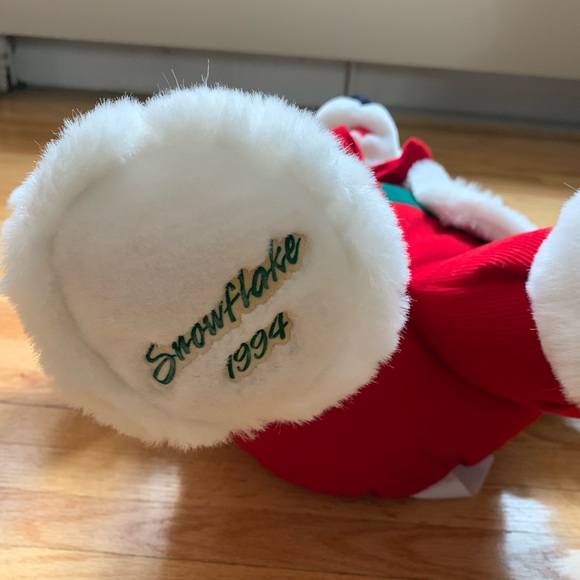 ♦️SOLD♦️VINTAGE 1994 CHRISTMAS SNOWFLAKE TEDDY BEAR 22” - Picture 4 of 11